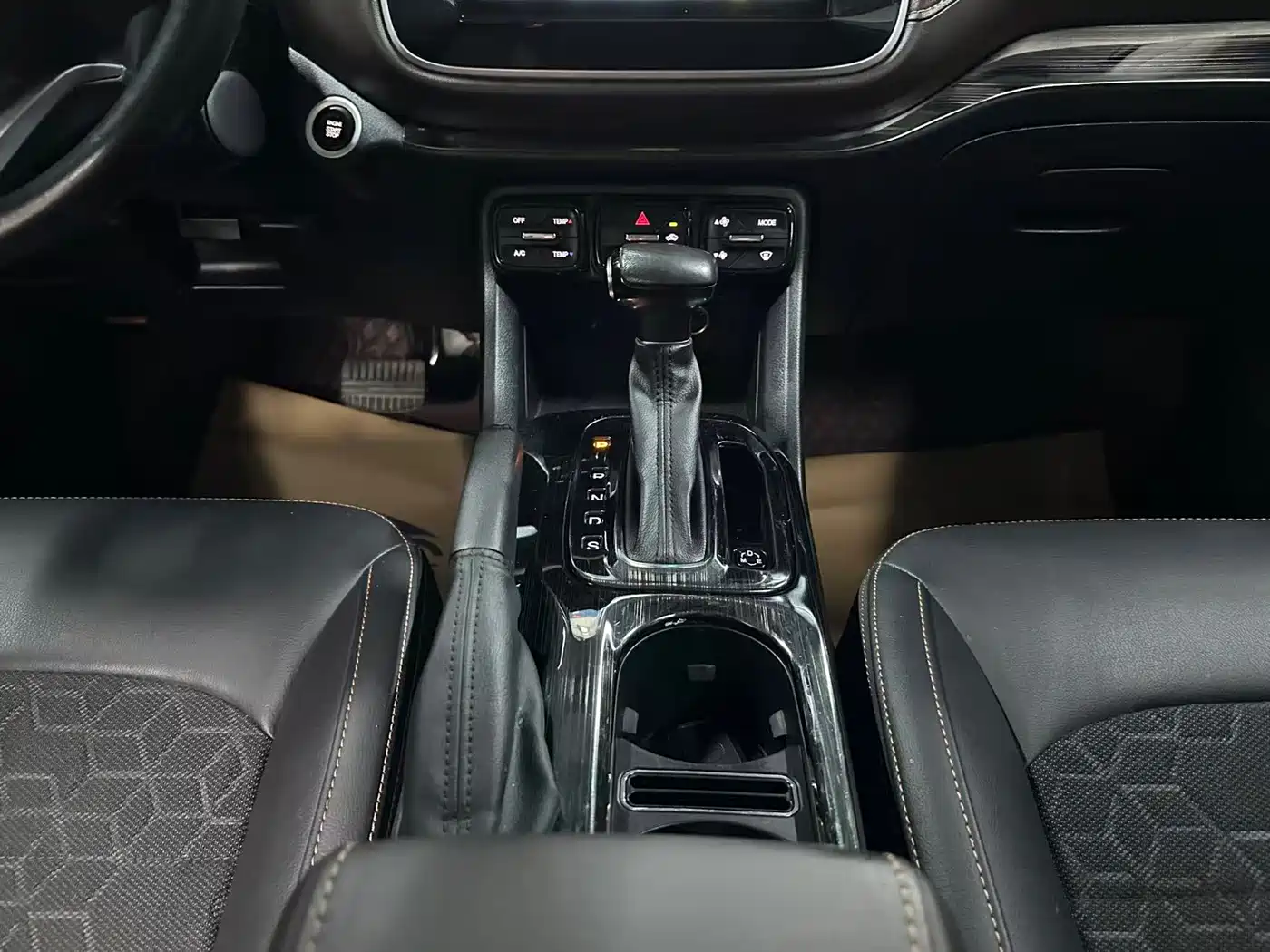 GAC Trumpchi Trumpchi GS3 2019 235T Automatic Elite Edition фото 12