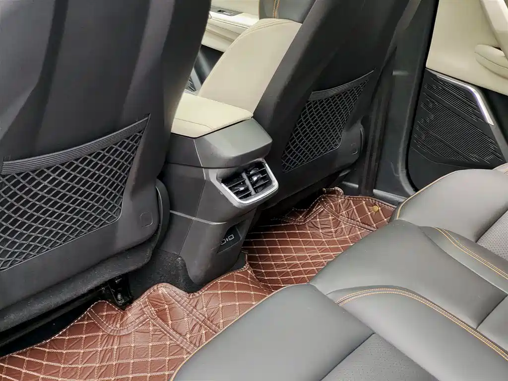 Lynk & Co 06 EM-P 2020 PHEV Plus фото 9