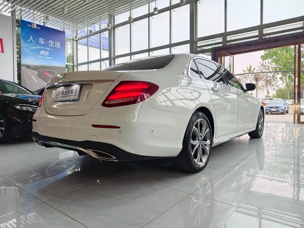 Mercedes-Benz E-Class 2020 E 300 L Sport Luxury Model фото 4