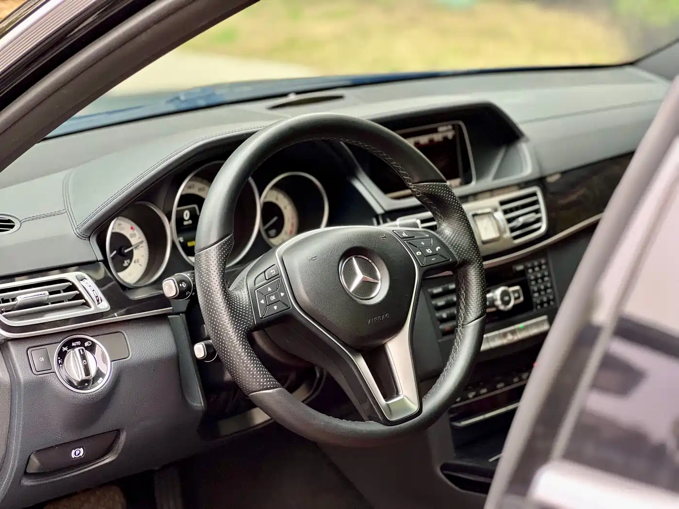 Mercedes-Benz E-Class 2015 E 320 L Sport 4MATIC фото 20