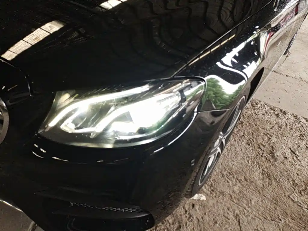 Фото 24 - Mercedes-Benz E-Class