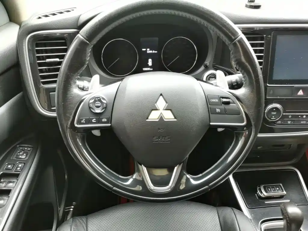 Mitsubishi Outlander 2017 2018 2.4L 4WD Luxury Edition 7-seater