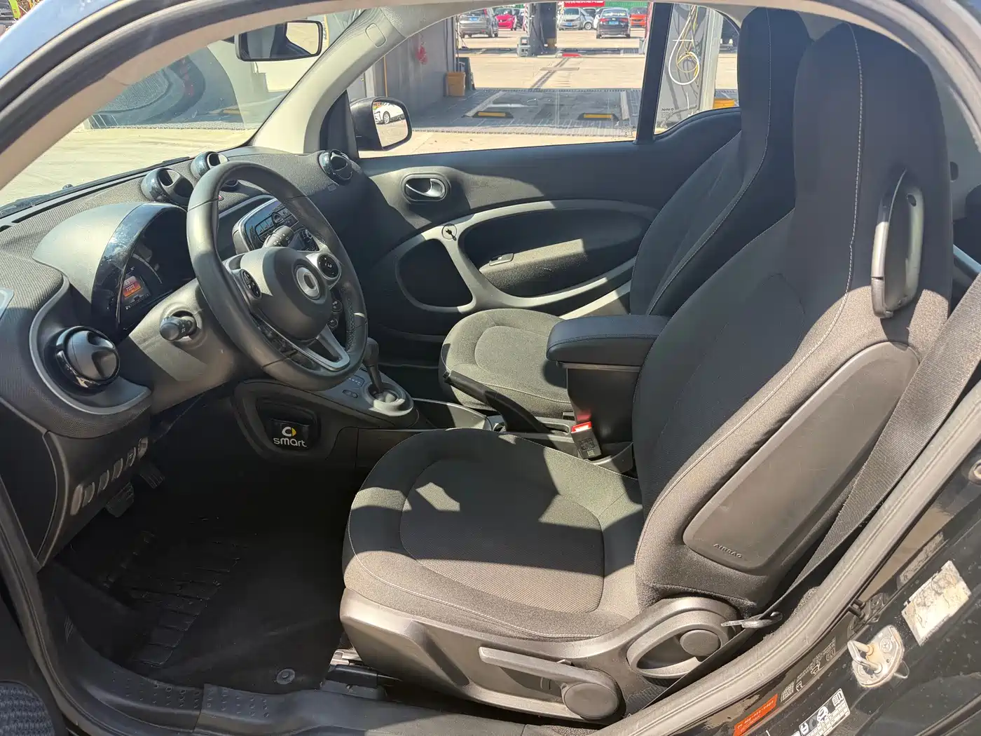 smart fortwo 2019 2019 0.9T 66kW Hardtop Wind Edition China VI