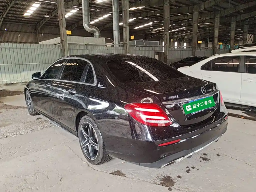 Фото 5 - Mercedes-Benz E-Class