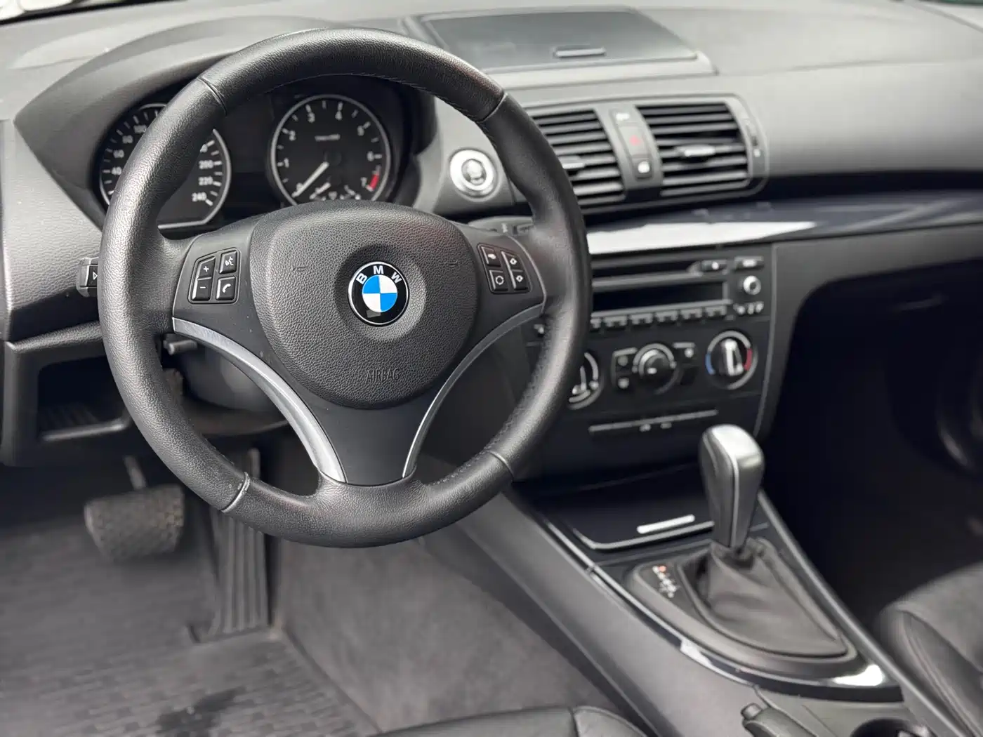 BMW 1 Series (Import) 2011 120i Convertible фото 20