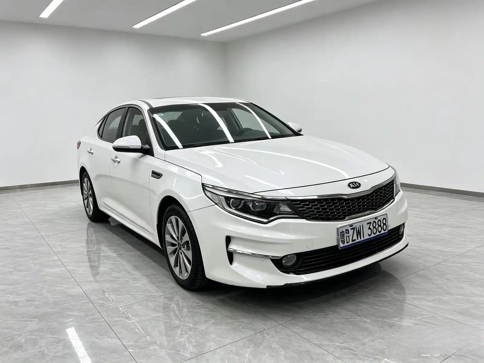 Фото 2 - Kia K5