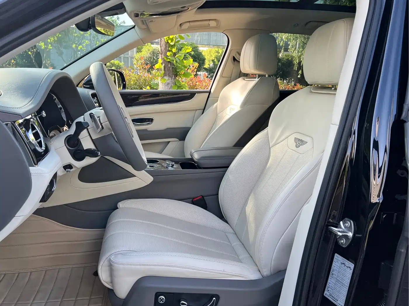 Bentley Bentayga 2021 4.0T V8 фото 6