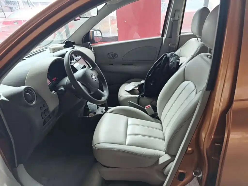 Nissan March 2015 2010 1.5L Automatic Easy Shine Edition