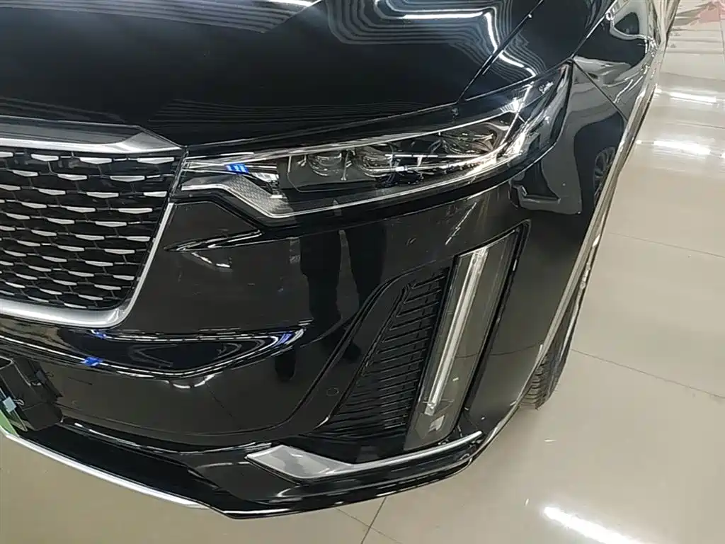 Cadillac XT6 2021 2.0T 6-seater 4WD Luxury фото 24