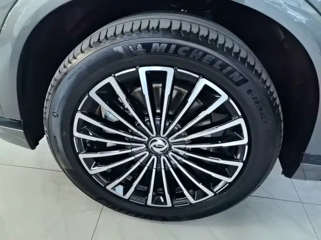 Dongfeng Aeolus L8 2025 2025 Plug-in Hybrid
