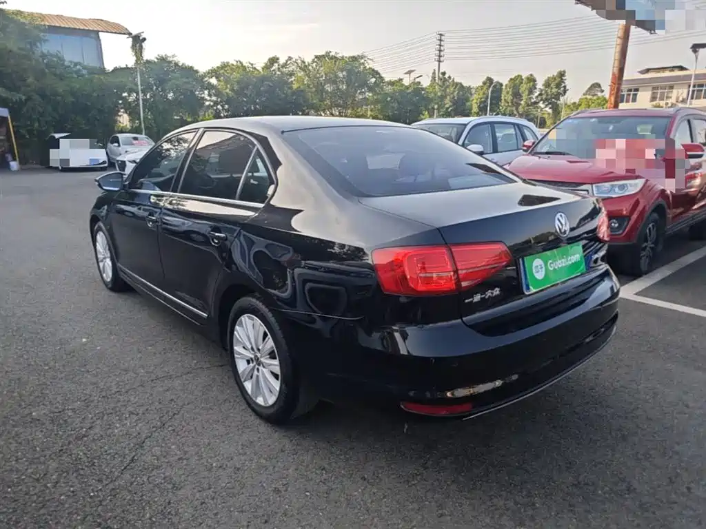 Volkswagen Sagitar 2015 1.6L Automatic Comfort фото 5