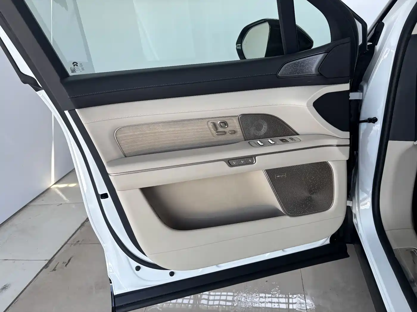 NIO ES8 2026 2025 Model 6-Seat Executive Luxury Edition