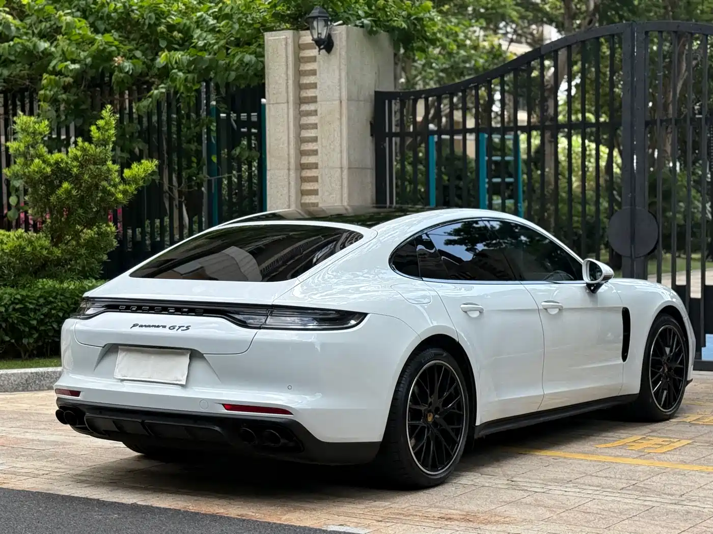 Porsche Panamera 2023 Facelift Panamera 2.9T Platinum Edition фото 6