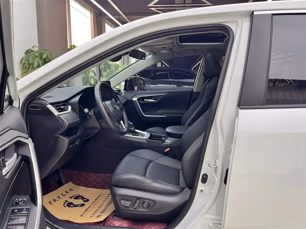 Toyota Wildlander 2022 Hybrid 2.5L E-CVT FWD Luxury PLUS Edition фото 9