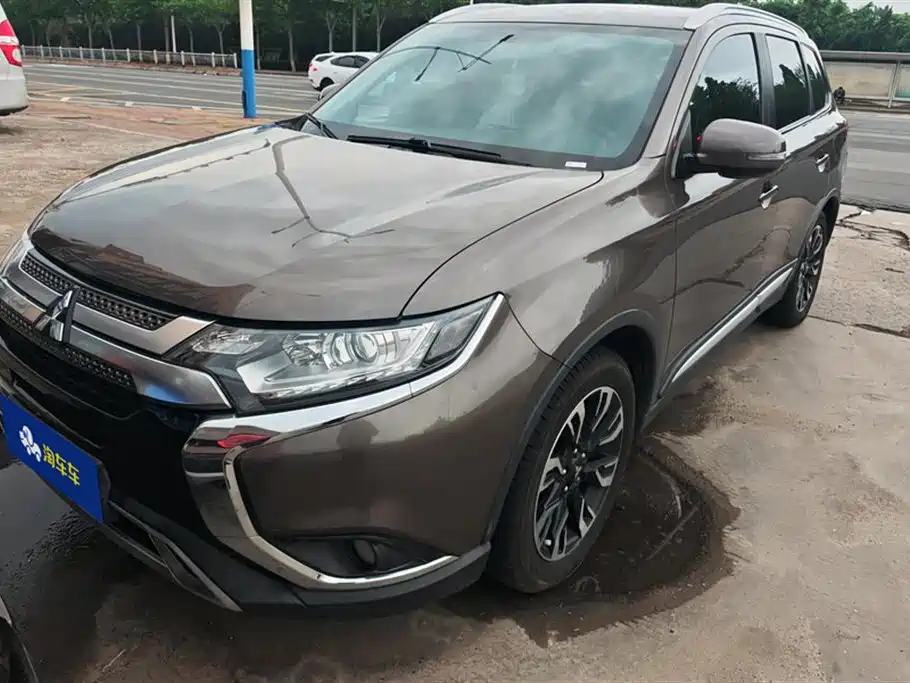 Mitsubishi Outlander 2020 2.0L 2WD Premium 5-seater