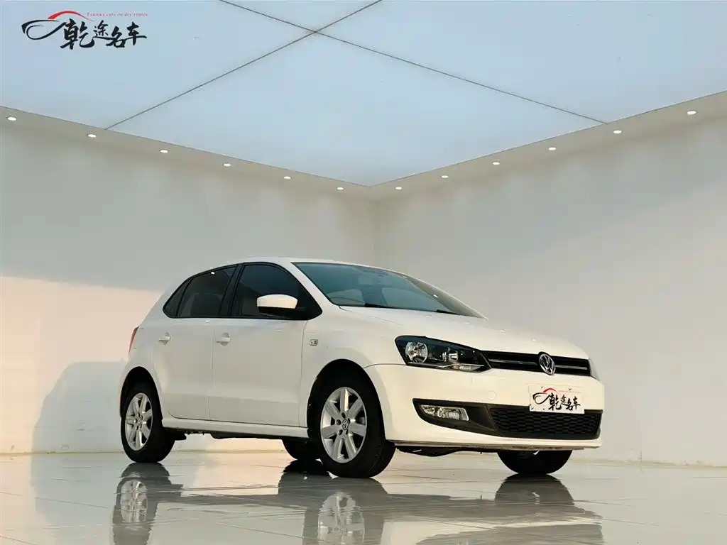 Volkswagen Polo 2013 1.6L Automatic Comfort Edition фото 3