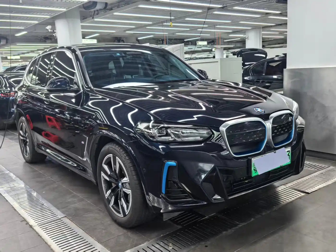 Фото 3 - BMW iX3