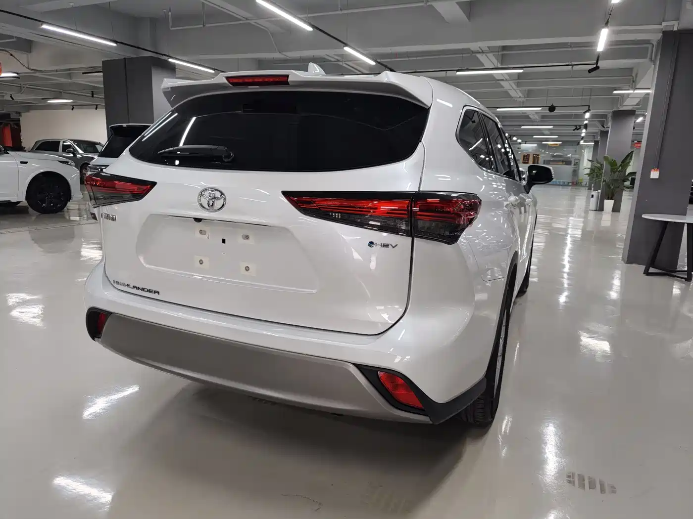 TOYOTA HIGHLANDER