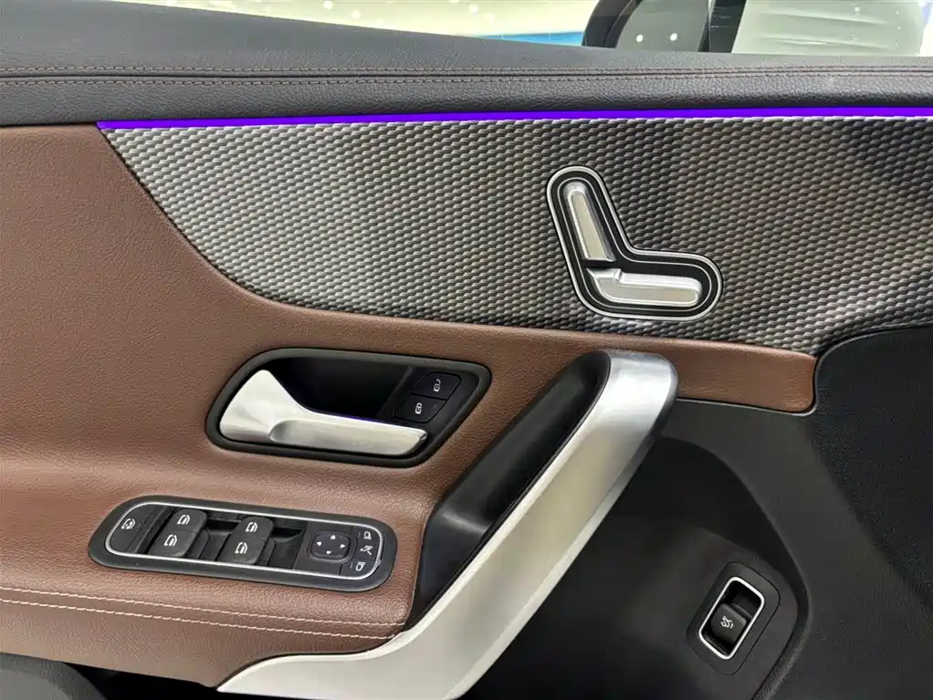 Mercedes-Benz A-Class 2021 A 200 L Sport Sedan Fashion Edition фото 9