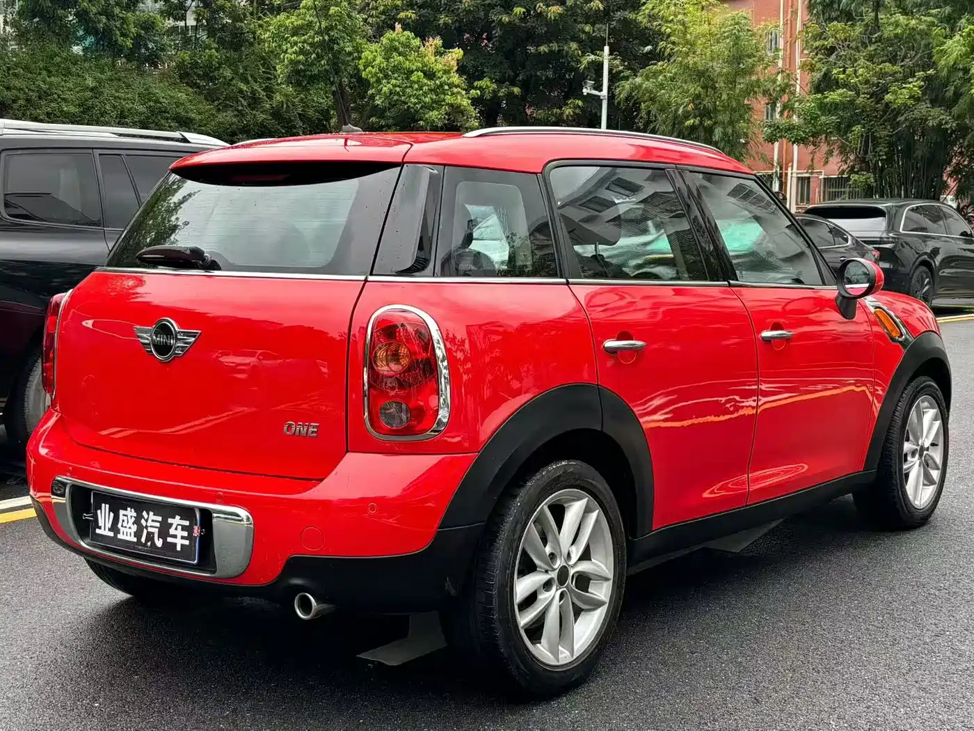 MINI COUNTRYMAN 2013 2011 1.6L ONE