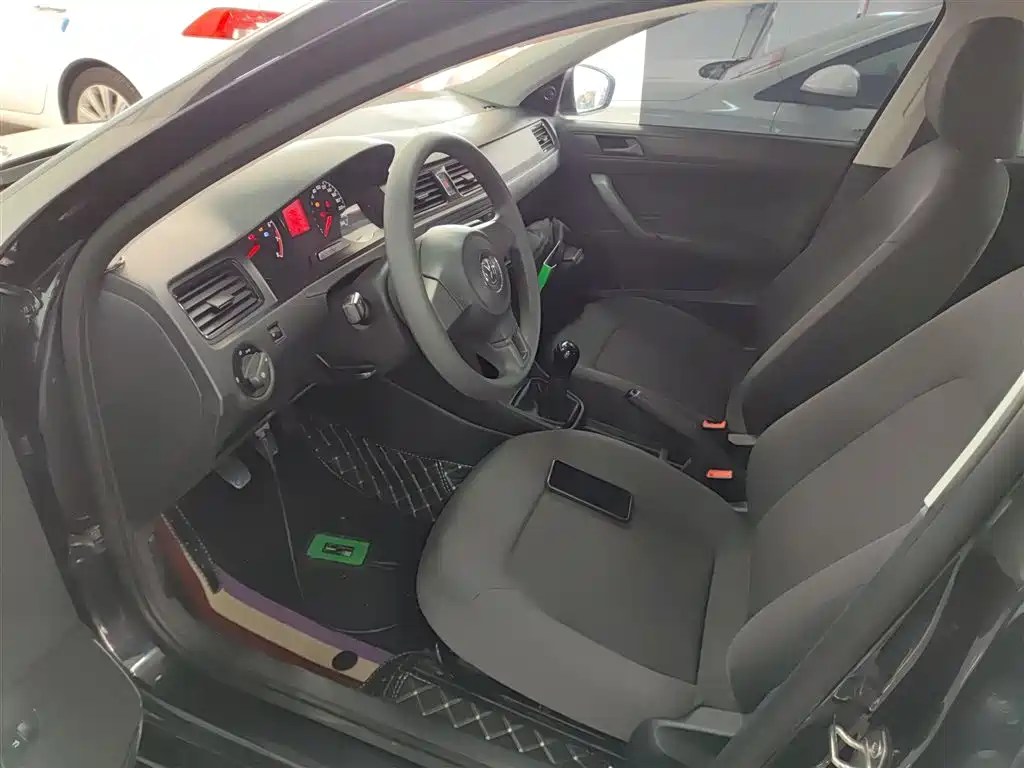 Volkswagen Santana 2015 1.4L Manual Trend Edition фото 16