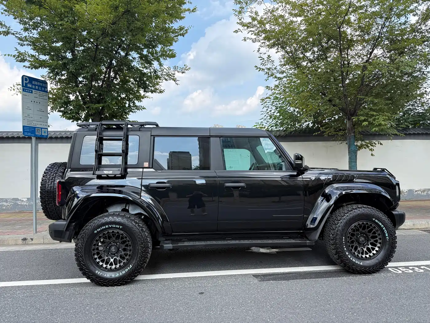 Ford Bronco 2025 2024 2.3T Black Diamond