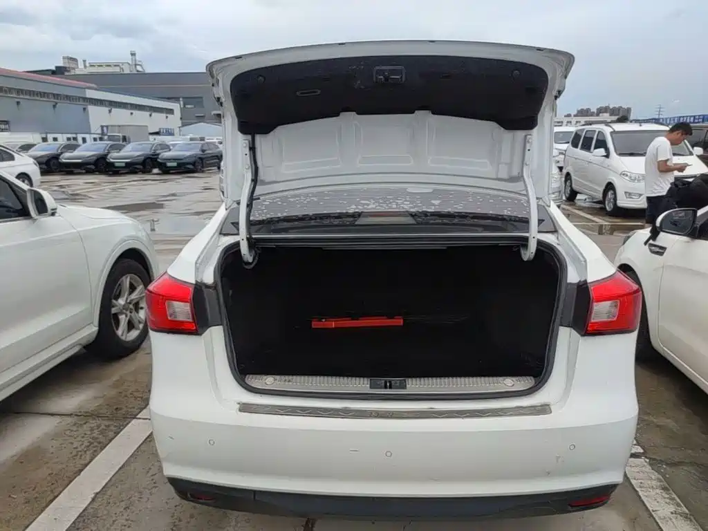 Roewe 360 2016 2015 1.5L Automatic Luxury