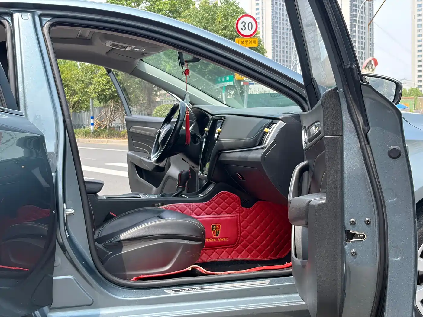 Фото 12 - Roewe i6