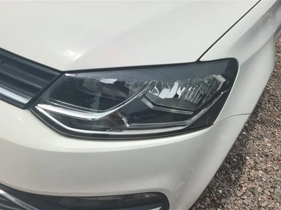 Volkswagen Polo 2014 1.6L Automatic 30th Anniversary Edition фото 5