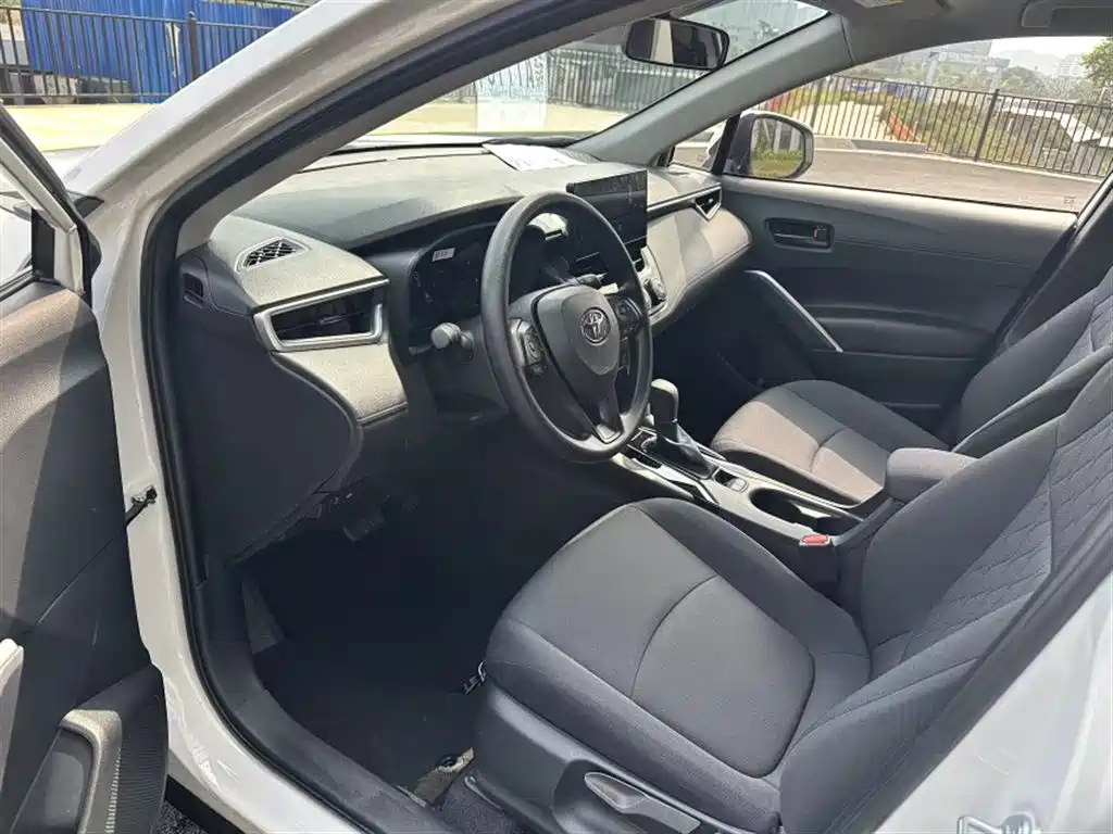 Toyota Corolla Cross 2023 2.0L Pioneer Edition фото 14