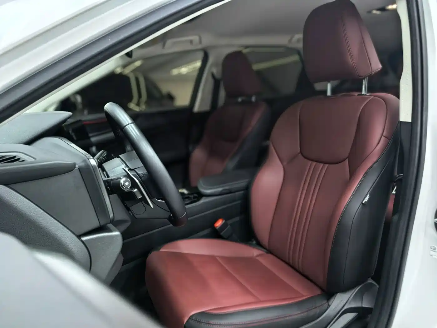 Фото 29 - Lexus NX