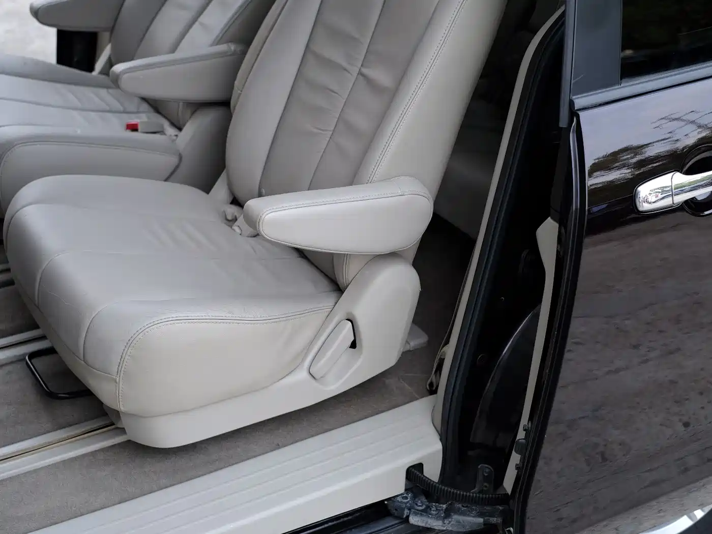 Mazda 8 2012 2011 Model 2.3L Premium Edition