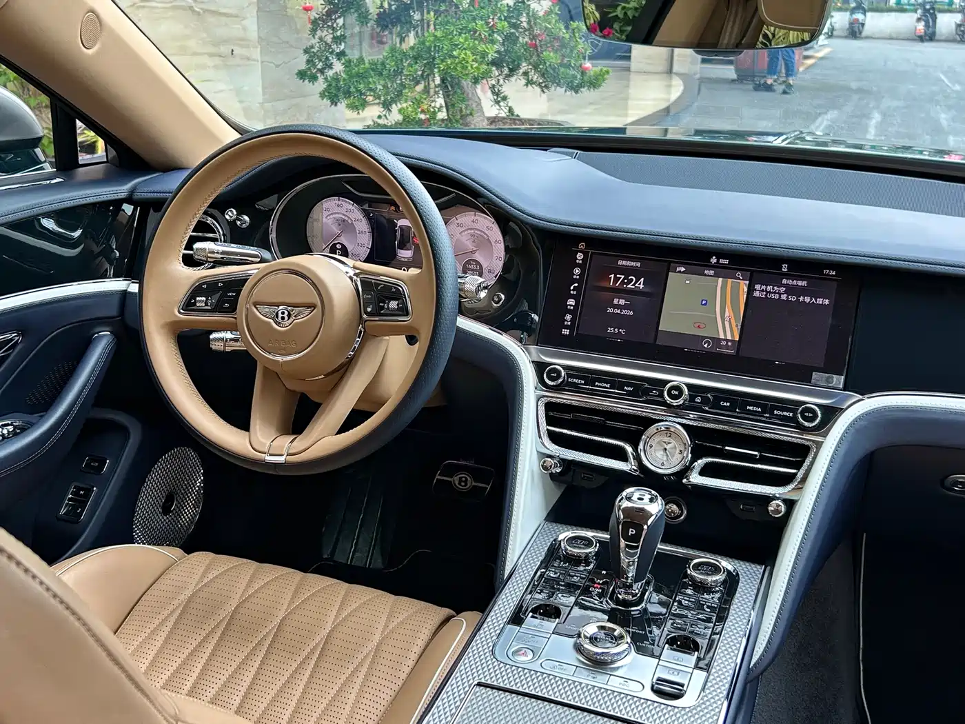 Bentley Flying Spur 2024 4.0T V8 Mulliner фото 3