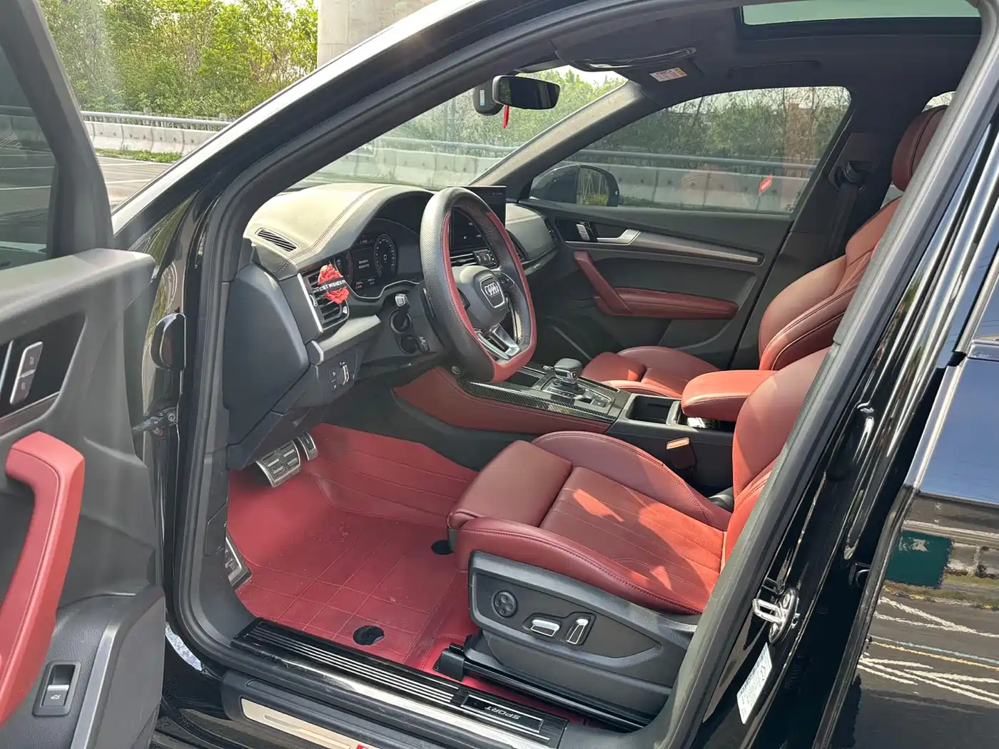 Audi Q5L 2024 Model 40 TFSI Luxury Dynamic фото 4