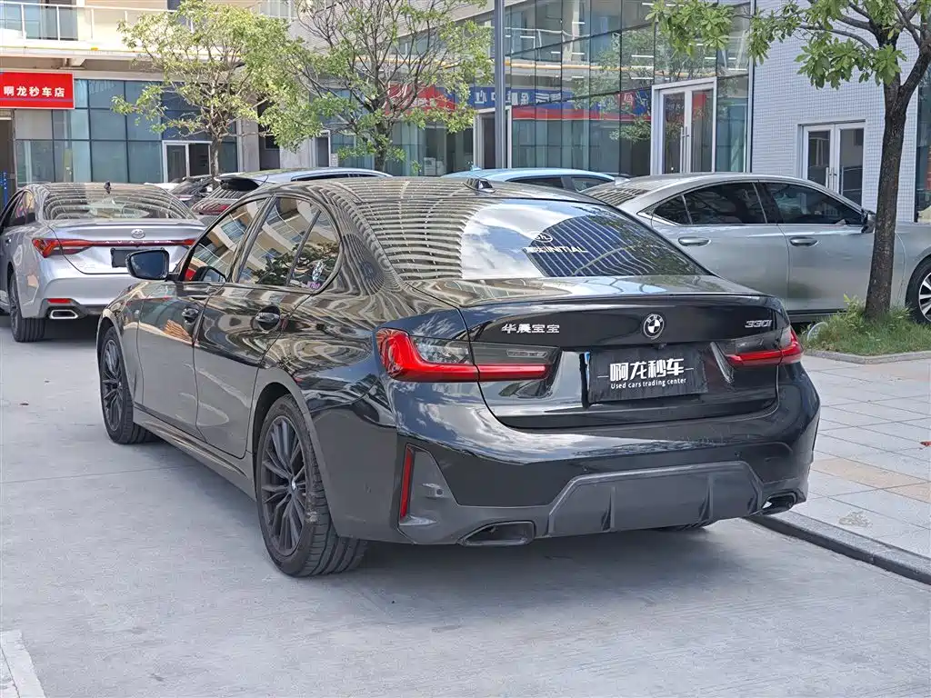 Photo 7 - BMW 3 Series
