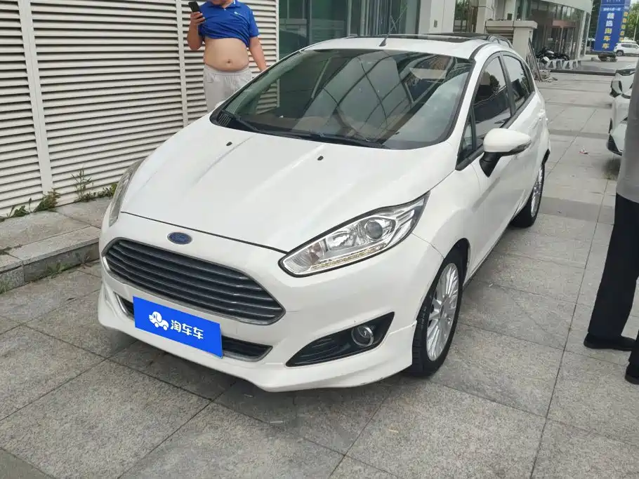 Фото 1 - Ford Fiesta