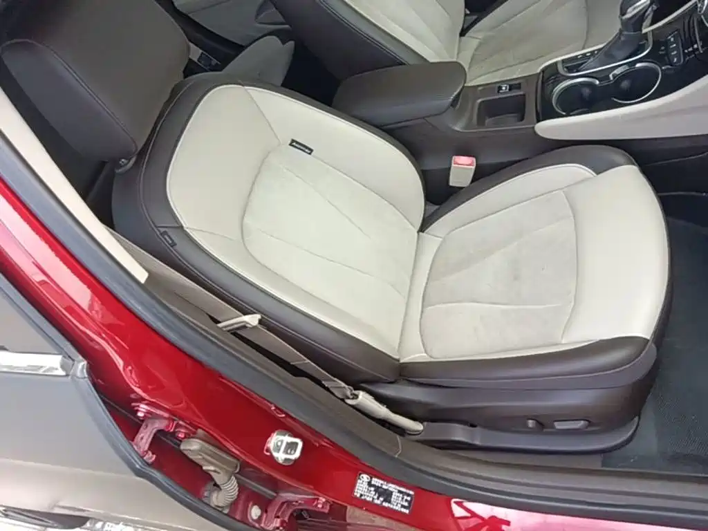 Photo 25 - Buick Verano