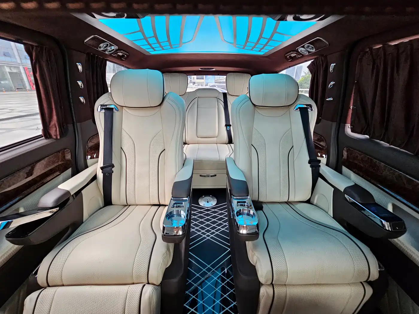 Mercedes-Benz Vito 2021 2.0T Business Edition 7-seater фото 16