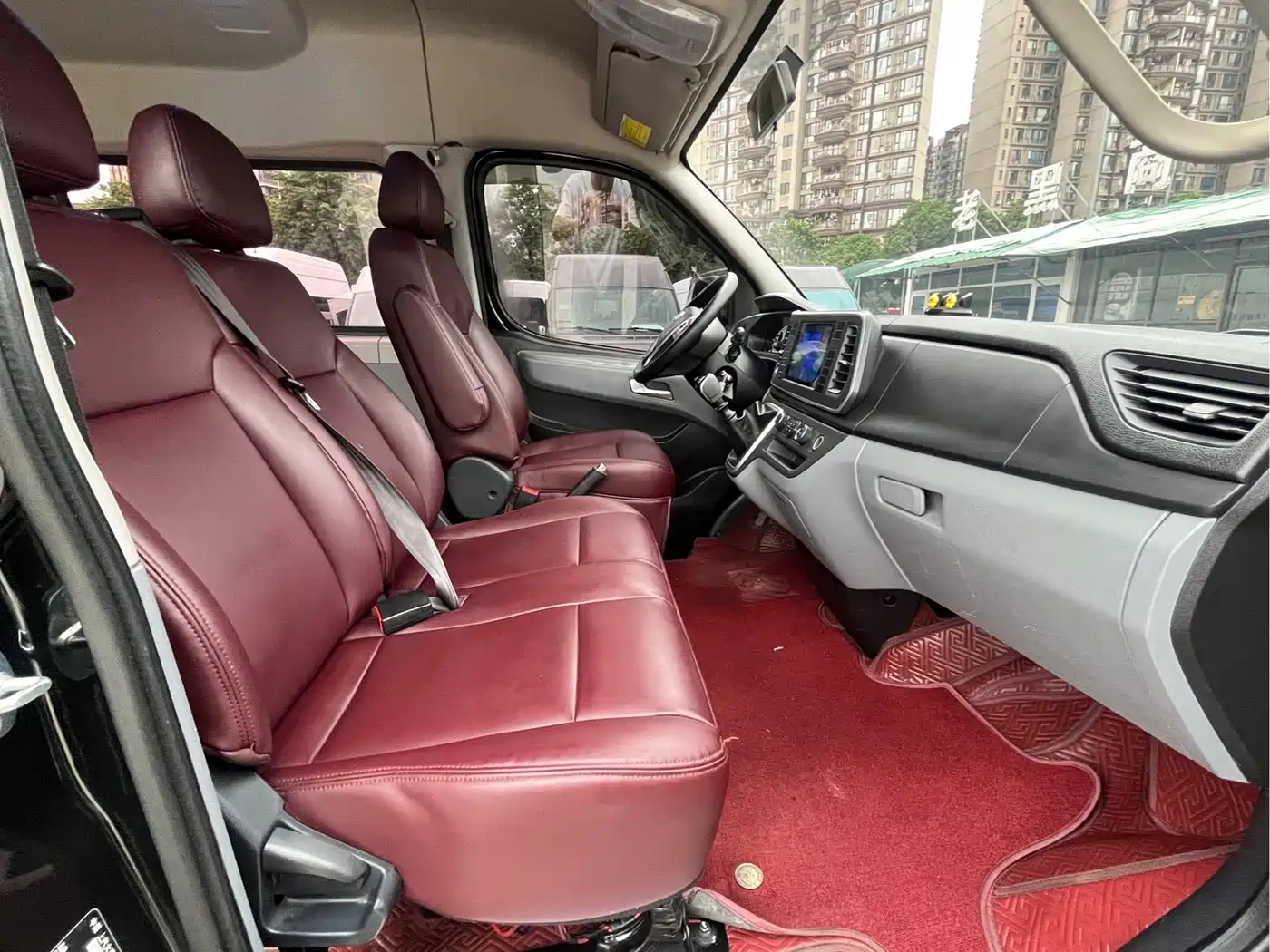 Photo 9 - SAIC Maxus Xintu V80