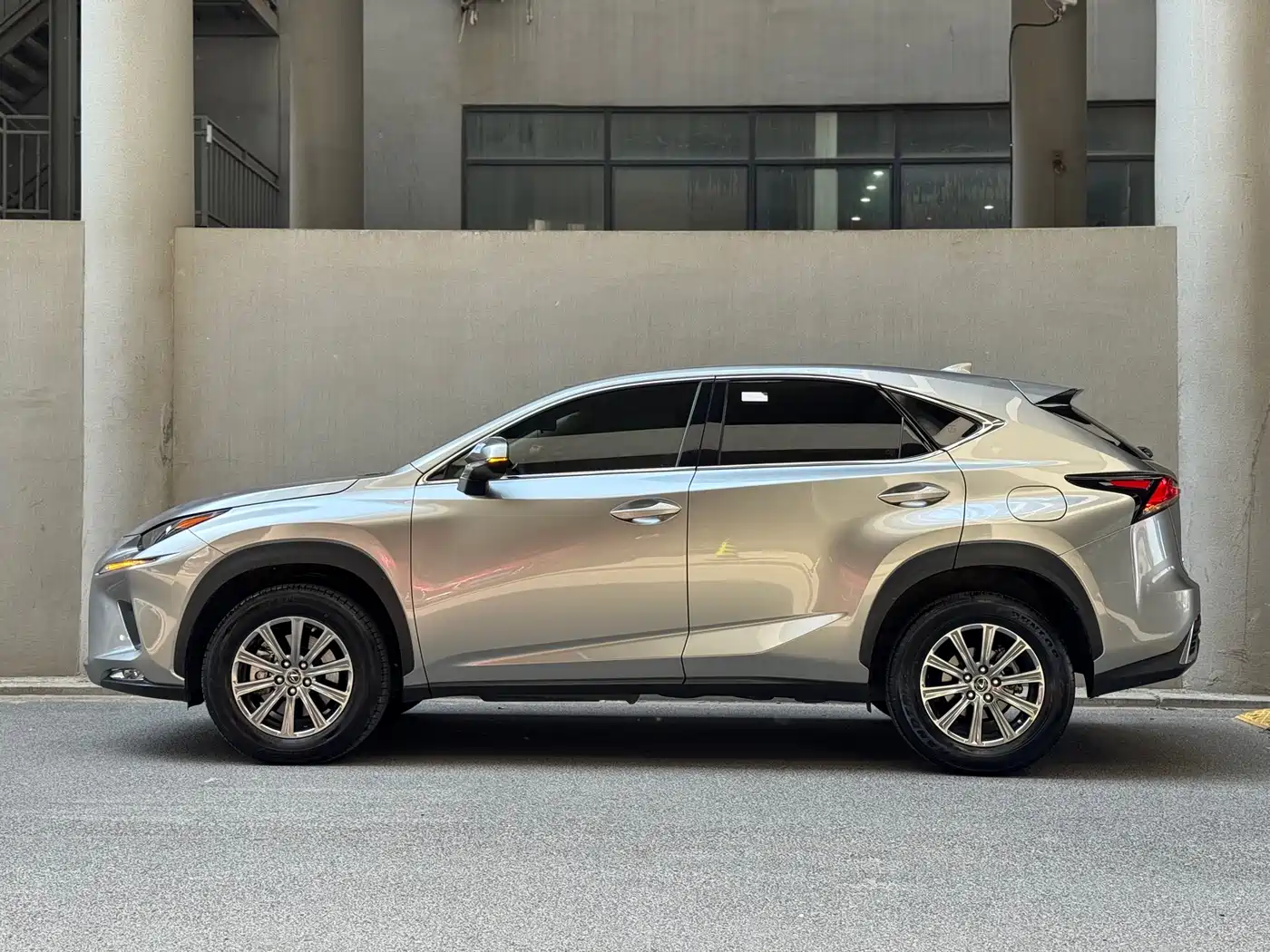 Lexus NX 2020 200 FWD Sharp Edition China VI фото 3