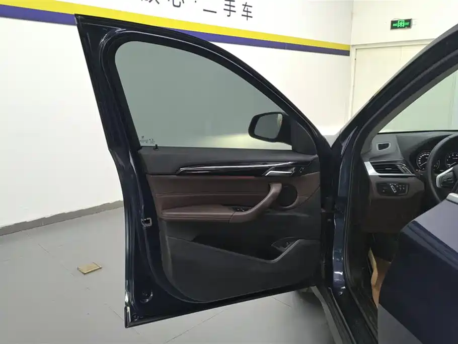 BMW X1 2020 sDrive25Li Leading Model фото 7