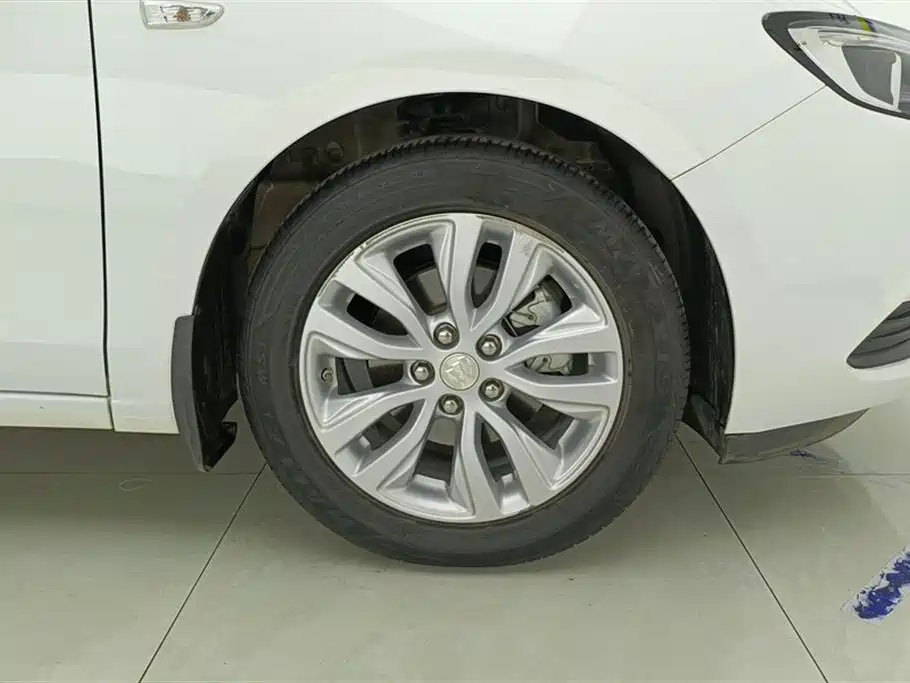 Buick Excelle 2021 Exemplar 1.5L Auto Progressive фото 6
