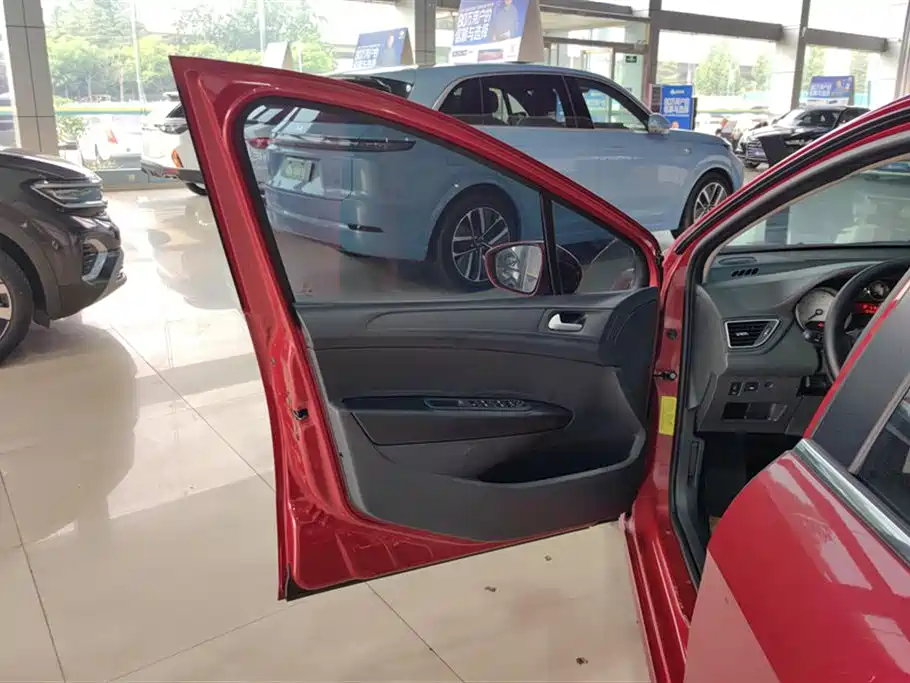 Peugeot 308 2014 Model Joy Edition Classic 1.6L Automatic Superior Style фото 7