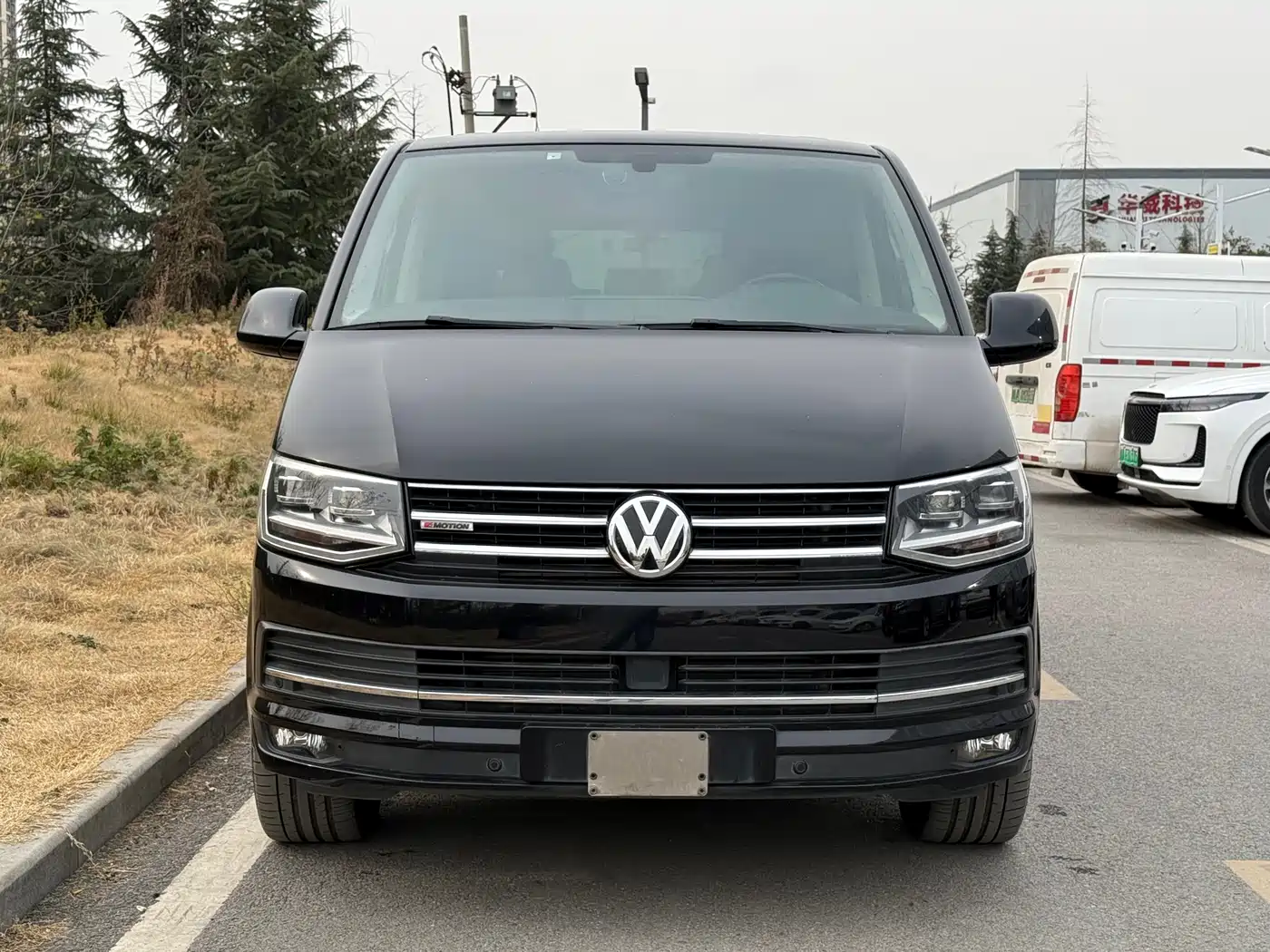 Volkswagen Multivan 2018 2.0TSI 4WD Premium Edition 7-Seater фото 2