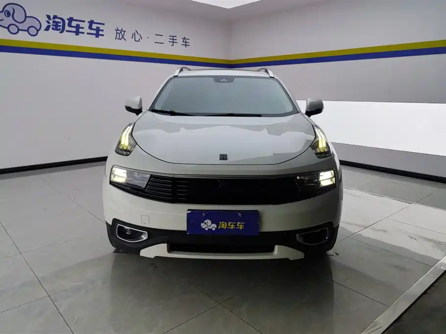 Lynk & Co 01 2017 2.0T 2WD Pro Version фото 2