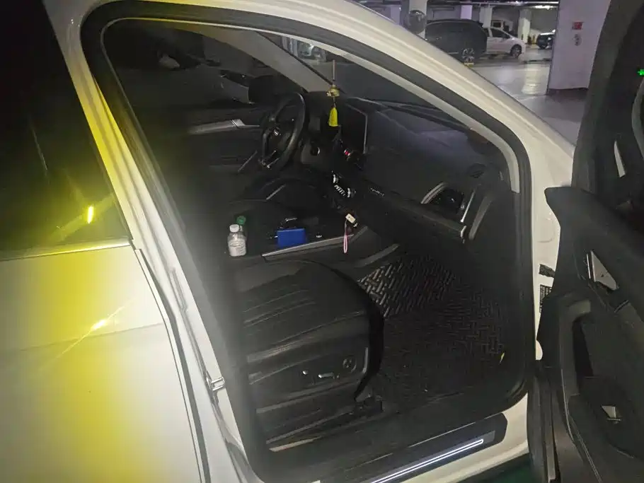 Фото 8 - Audi Q5L