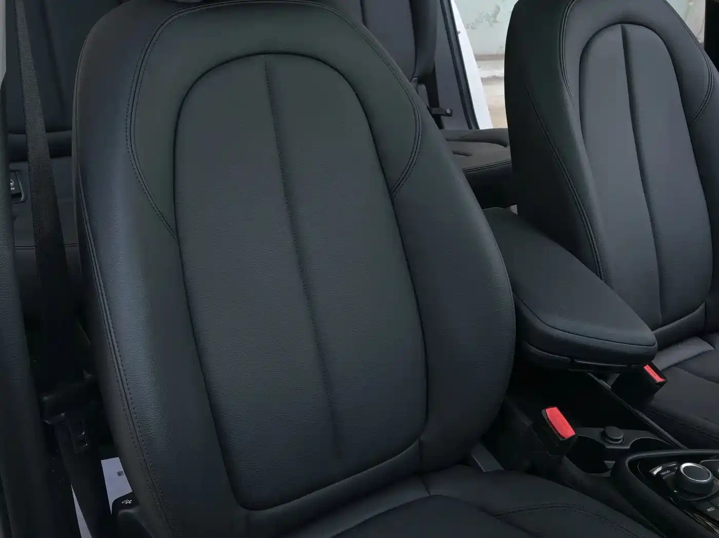 BMW 2 Series Gran Tourer 2019 220i Leading фото 19