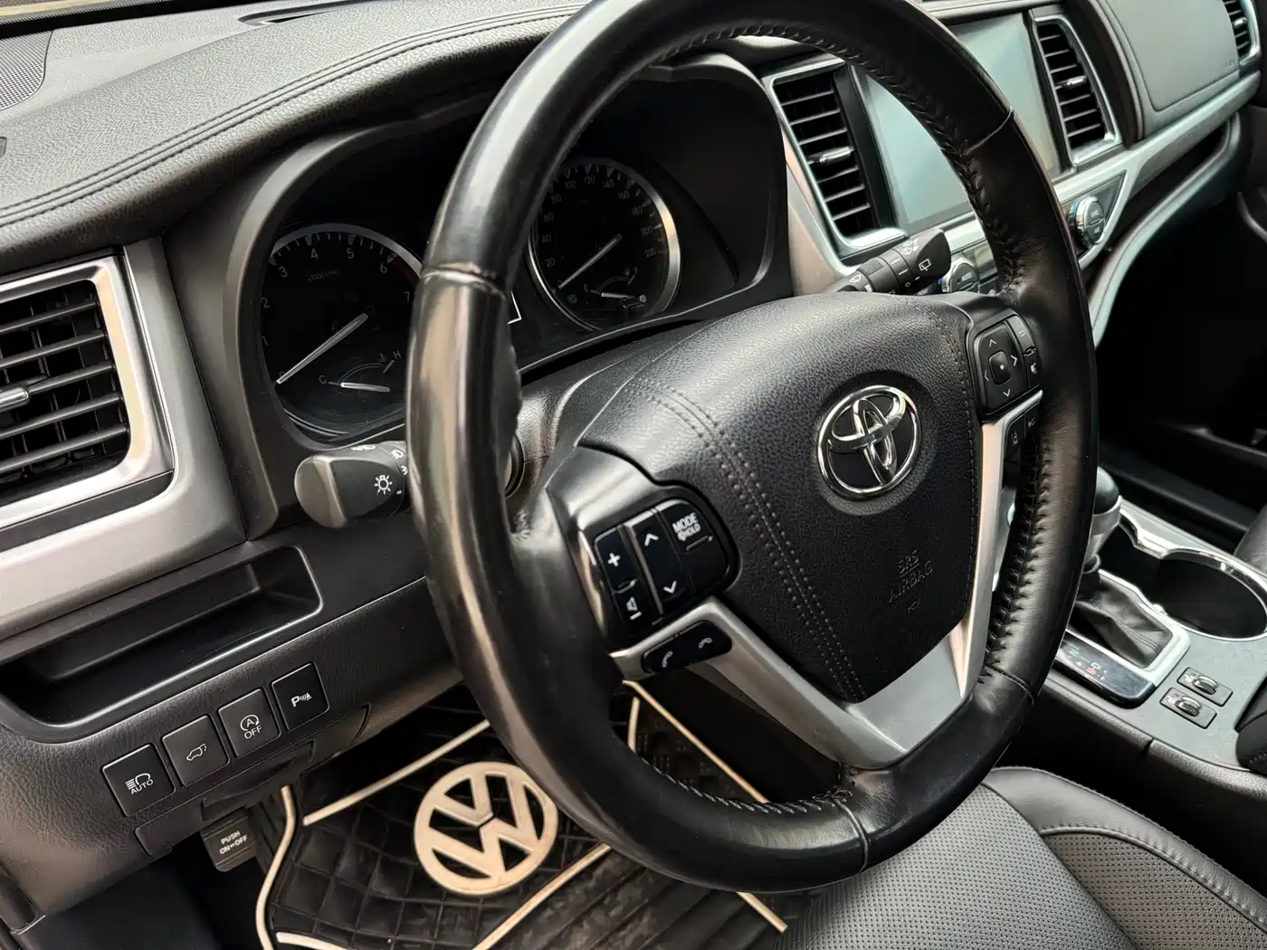 TOYOTA HIGHLANDER