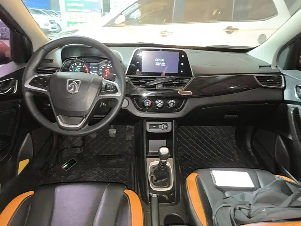 Baojun 310 2017 2017 1.5L Manual Luxury