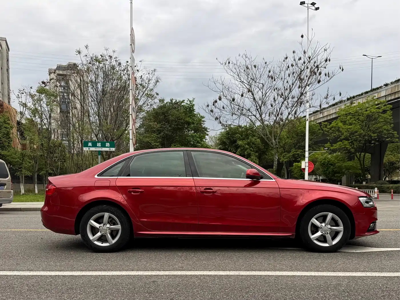 Audi A4L 2013 35 TFSI Automatic Comfort фото 7